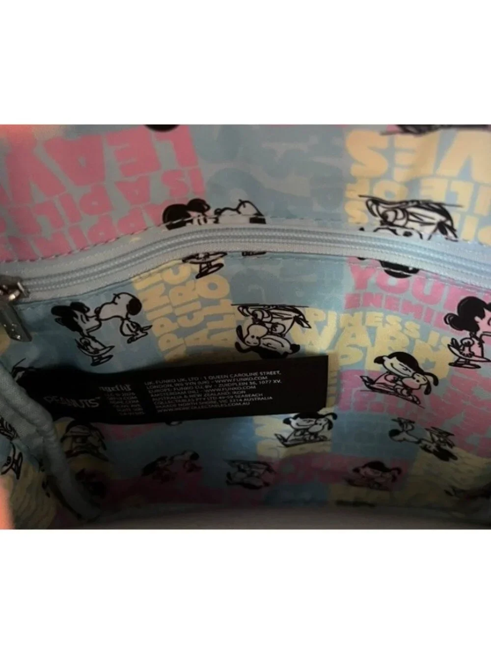 Loungefly *kissing backpack peanuts